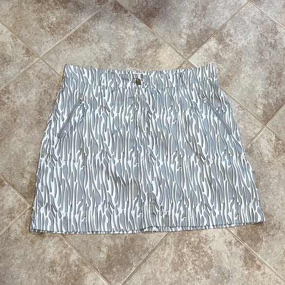 Daily Sports A Swedish Story Mid Rise Stretch Athletic Skort Gray White Size 12 - Picture 7 of 11
